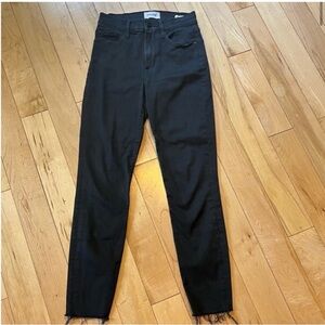 Frame Denim Ali High Rise Cigarette
Raw Hem Noir Black size 25